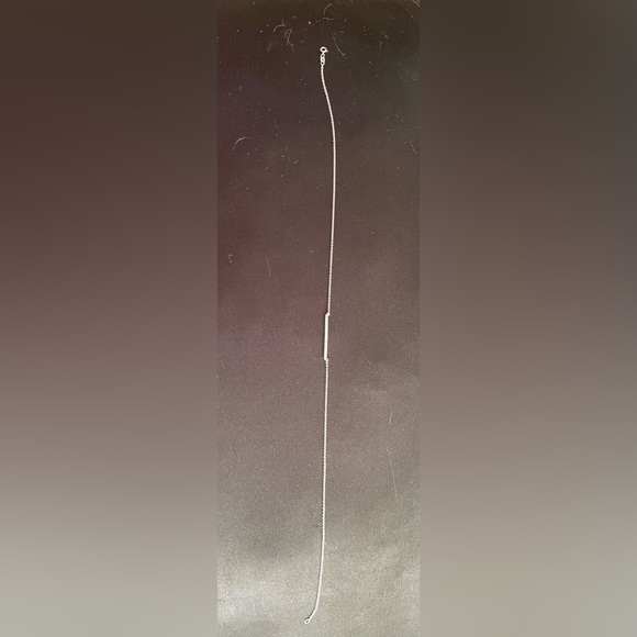 1/4 carat white gold bar diamond necklace - Picture 6 of 8